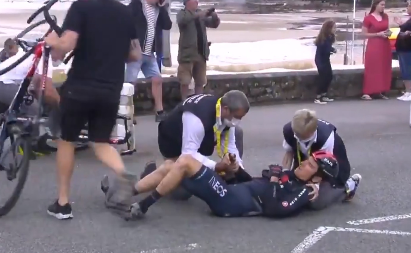 Vidéo Tour De France Geraint Thomas Et Robert Gesink Chutent Lourdement Videos De Cyclisme